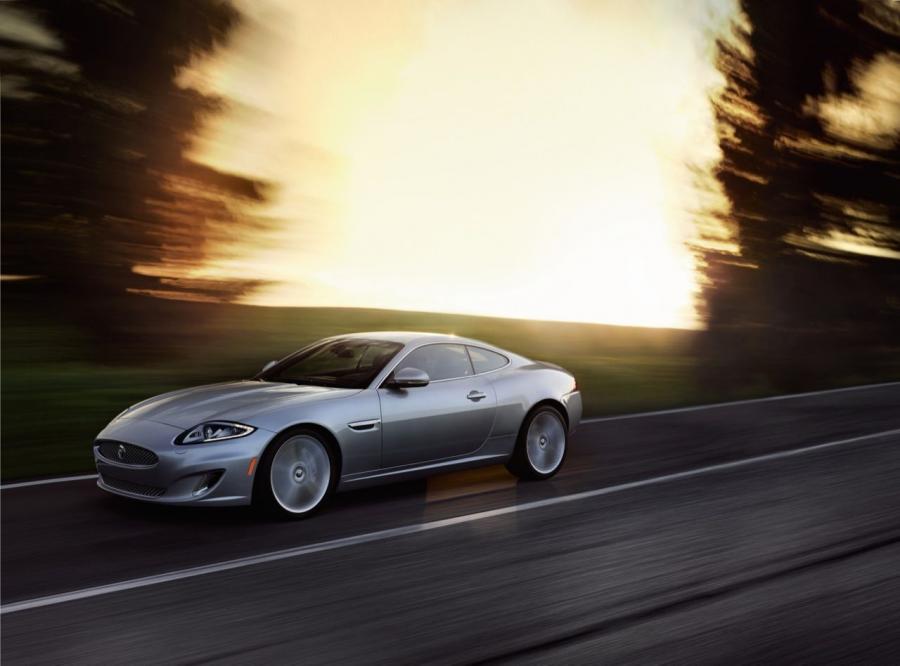  Jaguar XJ 2013 года  (фото 8 из 11)
